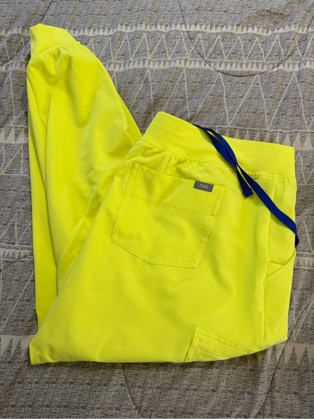 FIGS Women’s Serving Lime Zamora